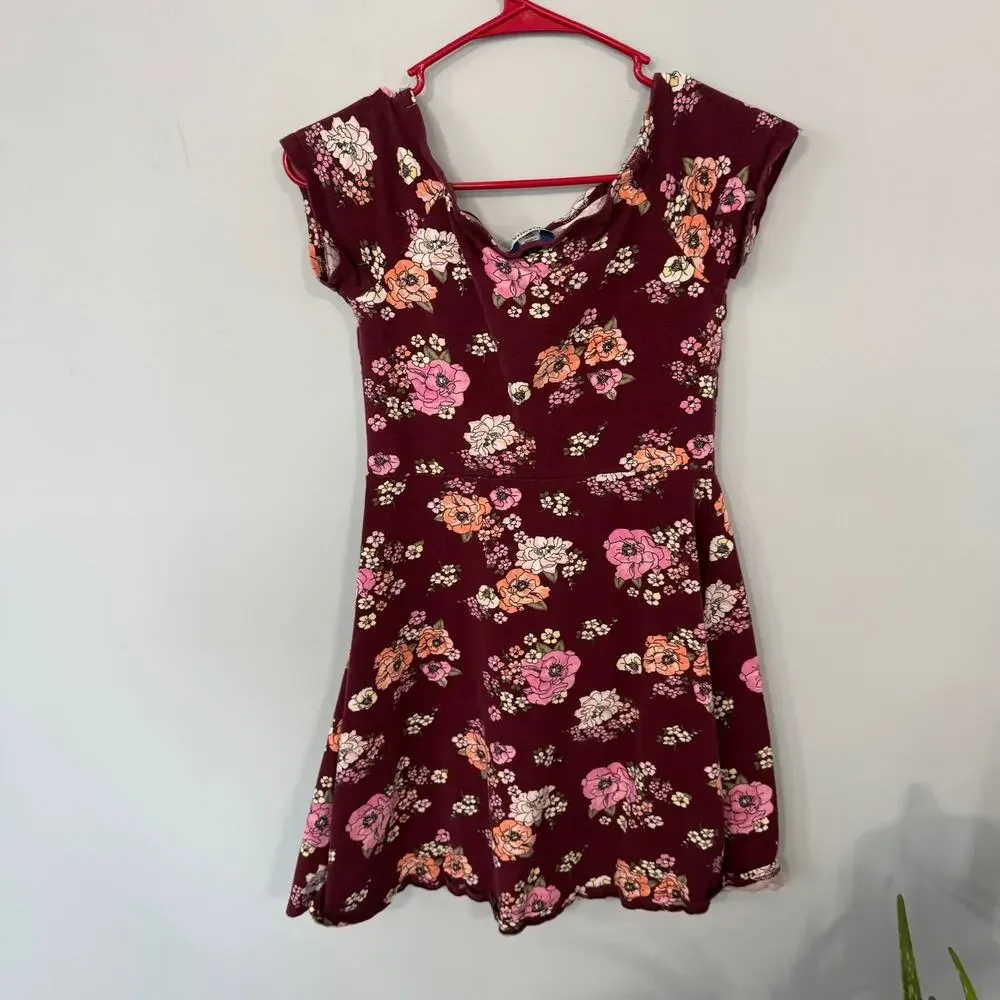 Arizona Jean Co. Dark Red Floral Mini Dress Size Medium Very Short Sleeves - Picture 4 of 4